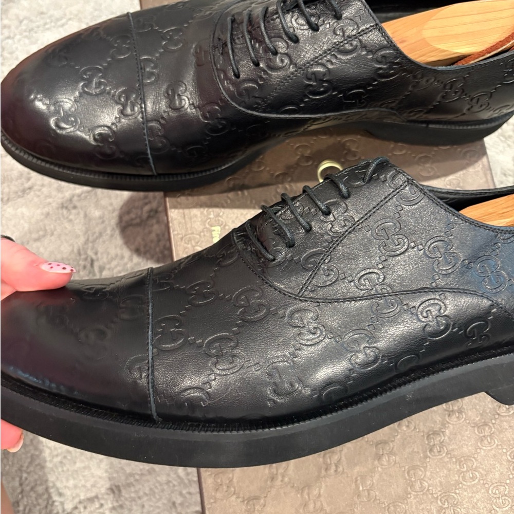 Gucci Men's Black Leather Shoes - Picture 3 of 3